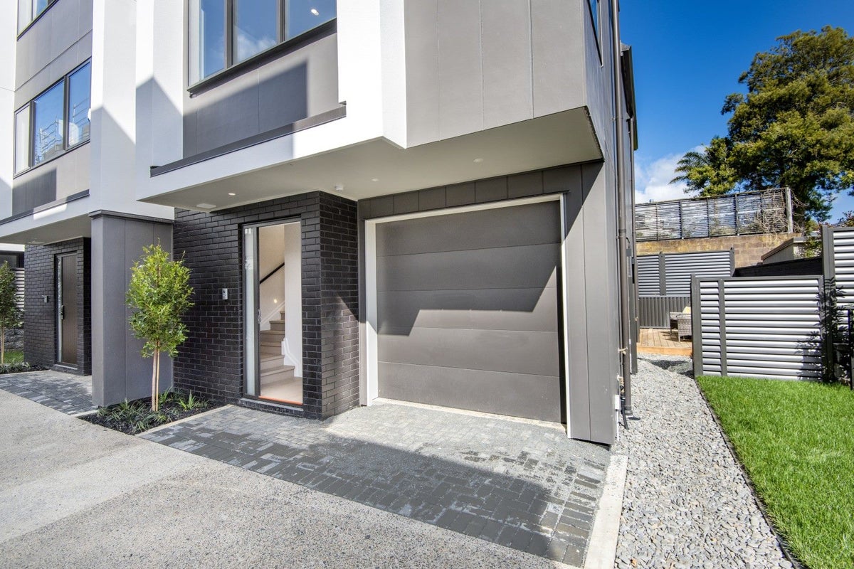 16A Saltburn Road, Milford, Auckland - Carousel 19