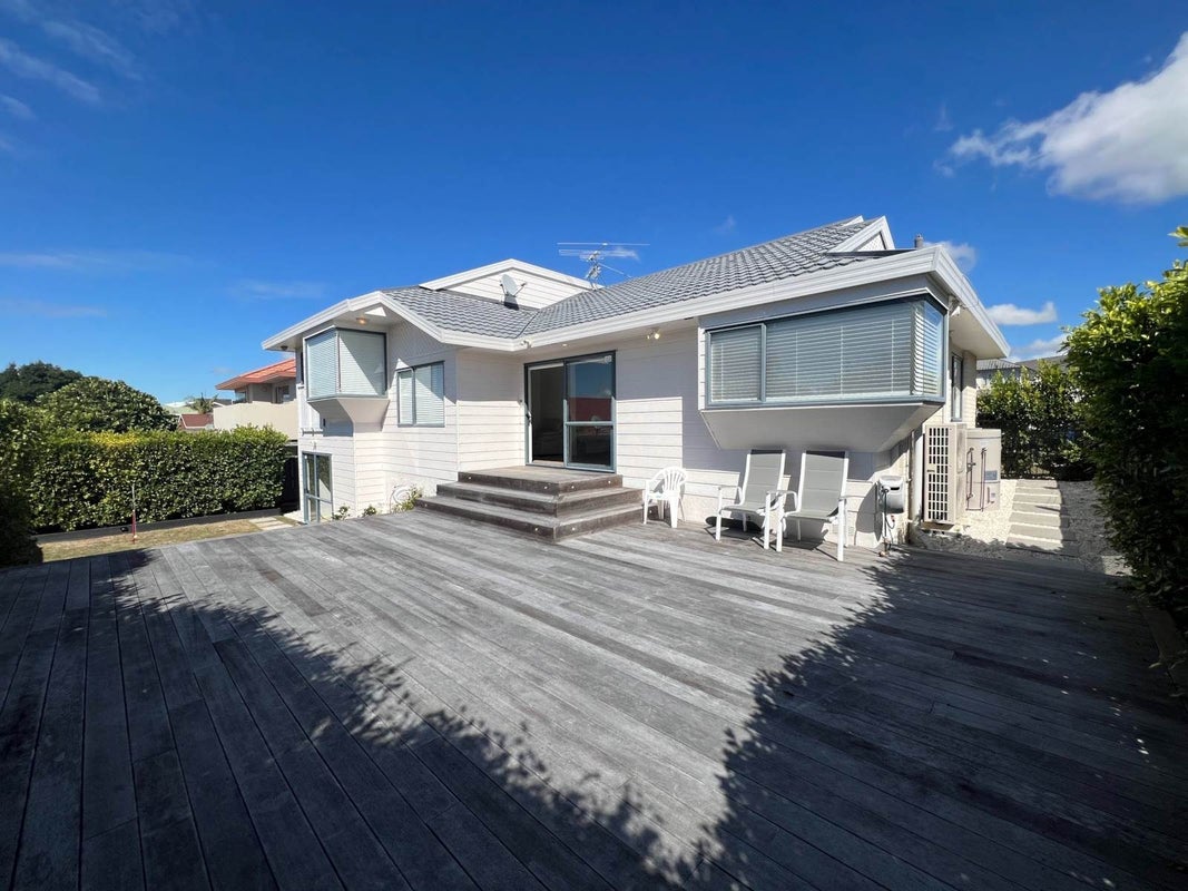 5 Bridgehead Cove, West Harbour, Auckland - Carousel 2