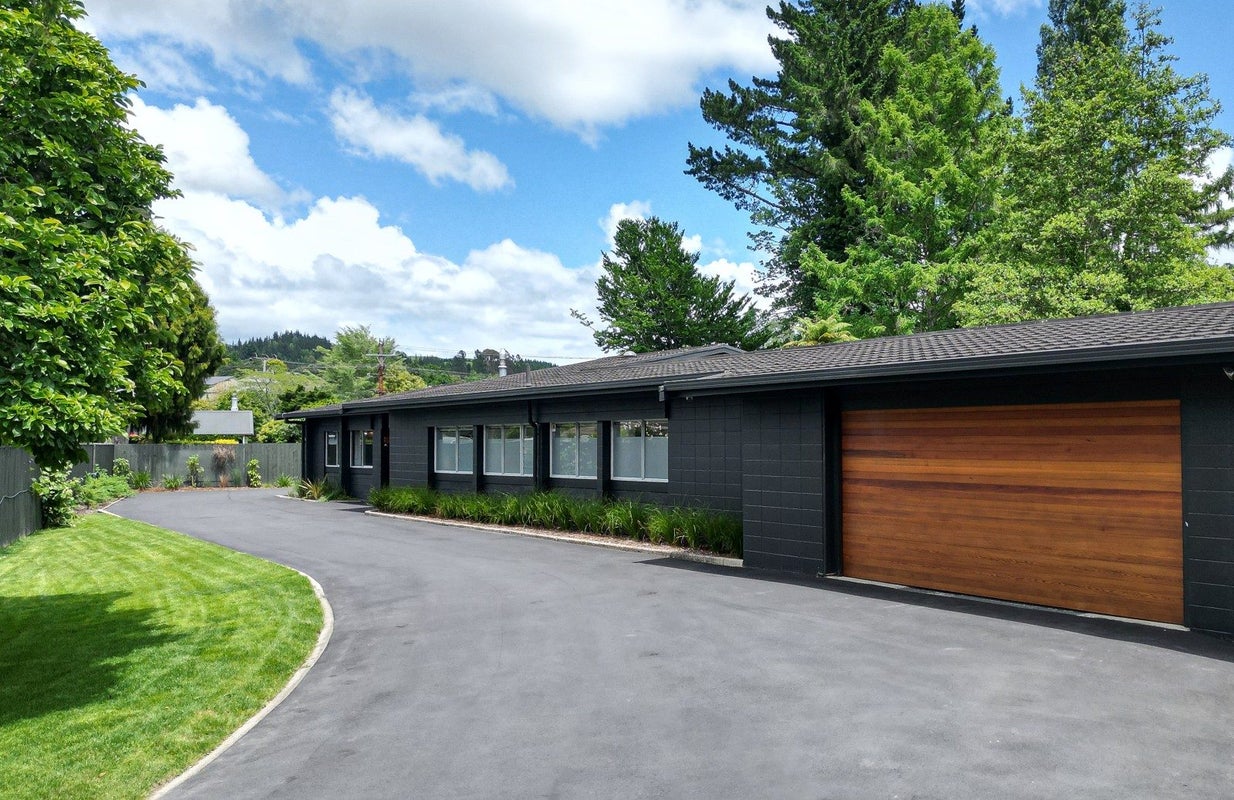 12 Mildred Place, Springfield, Rotorua - Carousel 1