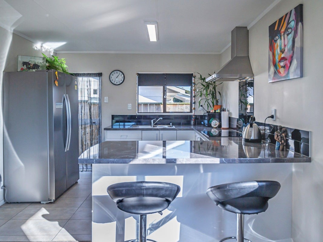 31 Balmoral Street, Levin, Levin - Carousel 1