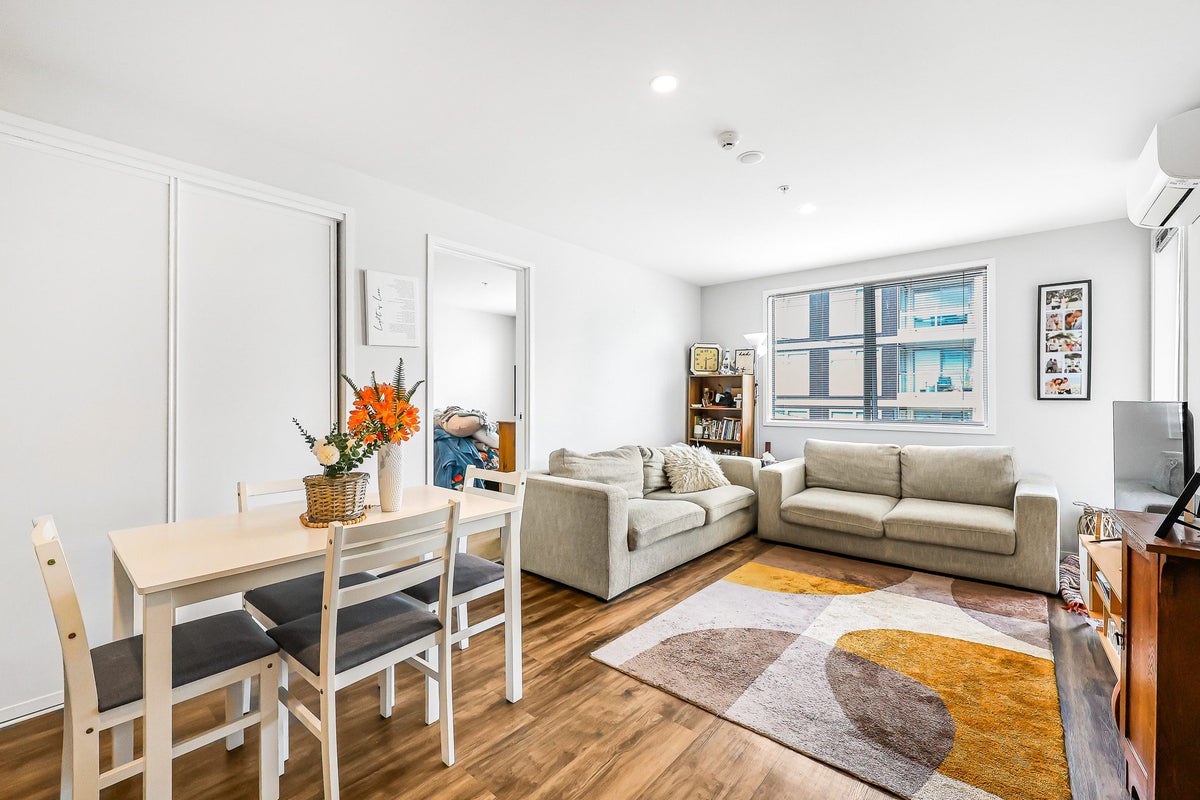 206/25 Bute Road, Browns Bay, Auckland - Carousel 1