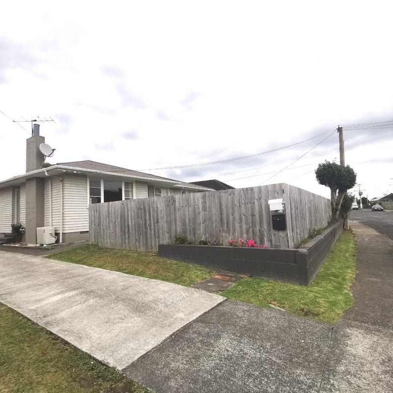 19 McAnnalley Street, Manurewa East, Auckland - Carousel 1