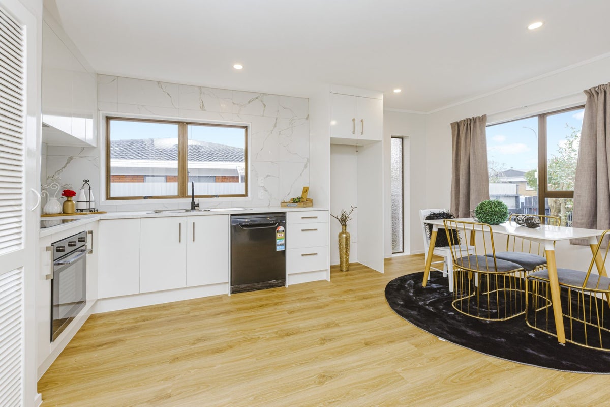 2B Roys Road, Weymouth, Auckland - Carousel 2