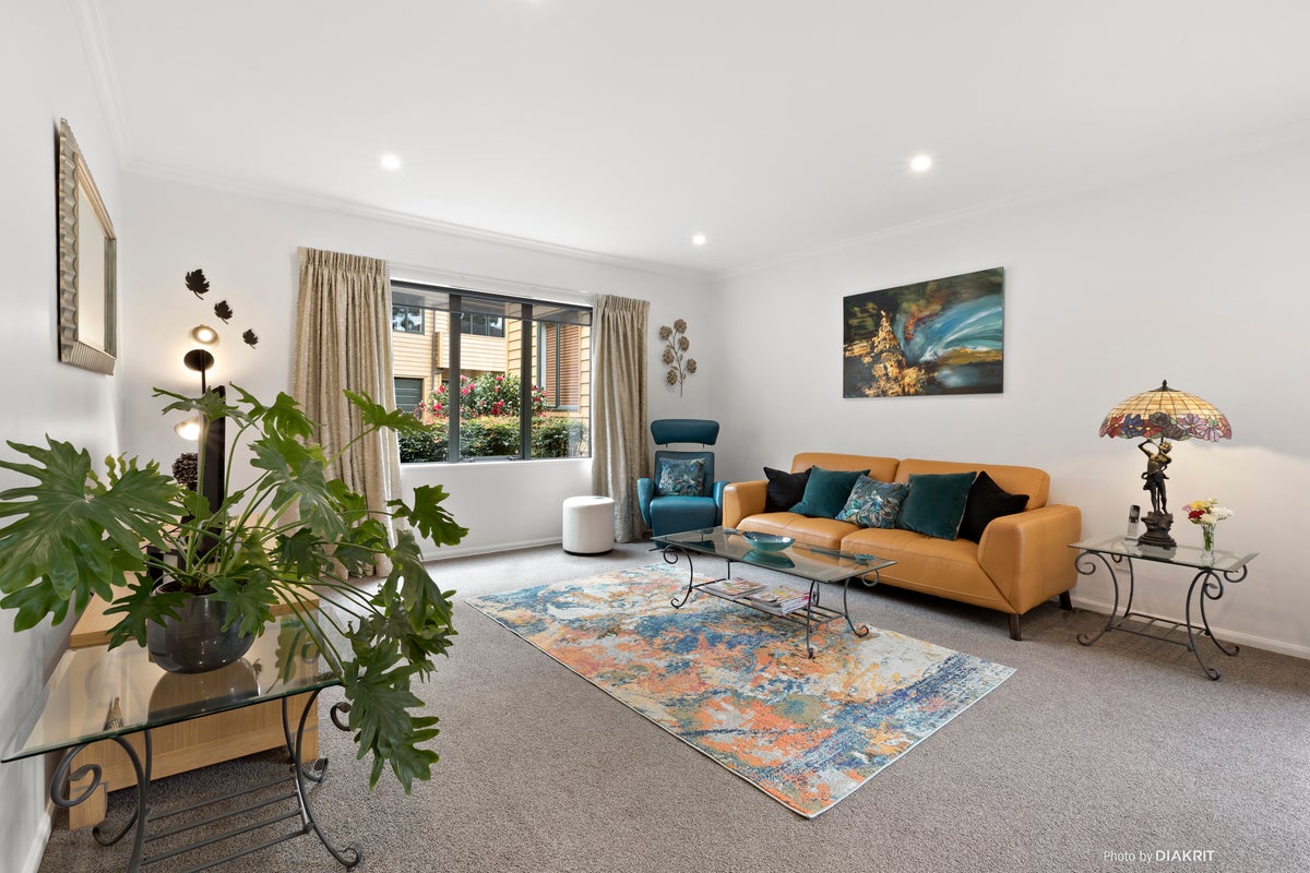 23 Futuna Close, Karori, Wellington - Carousel 1