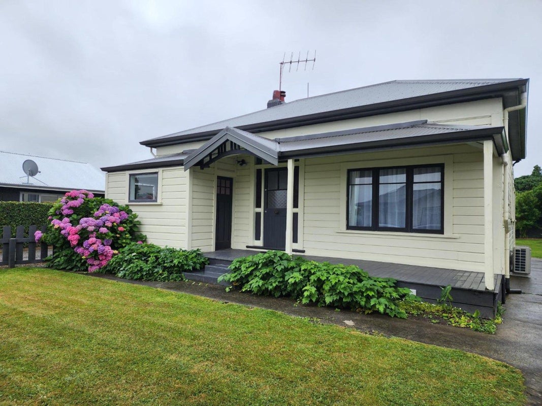 704 Oak Road, Akina, Hastings - Carousel 1