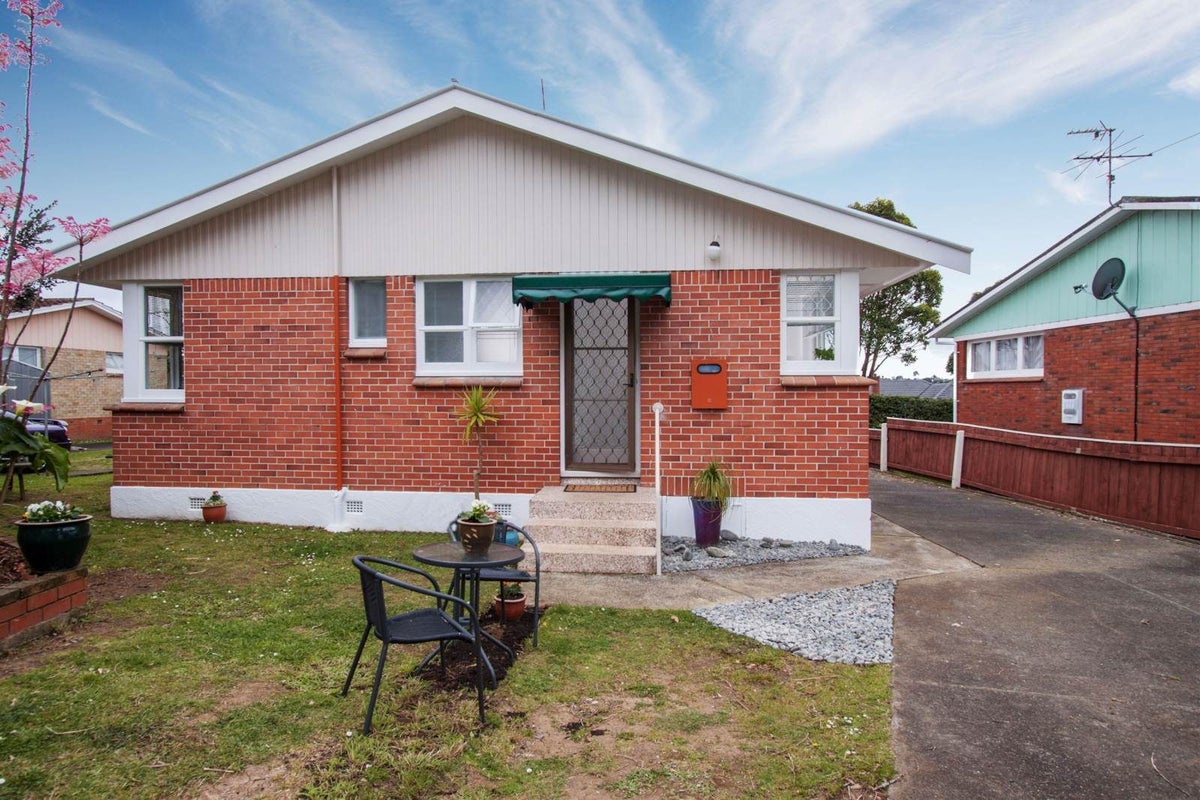 2/5 Terry Street, Blockhouse Bay, Auckland - Carousel 7