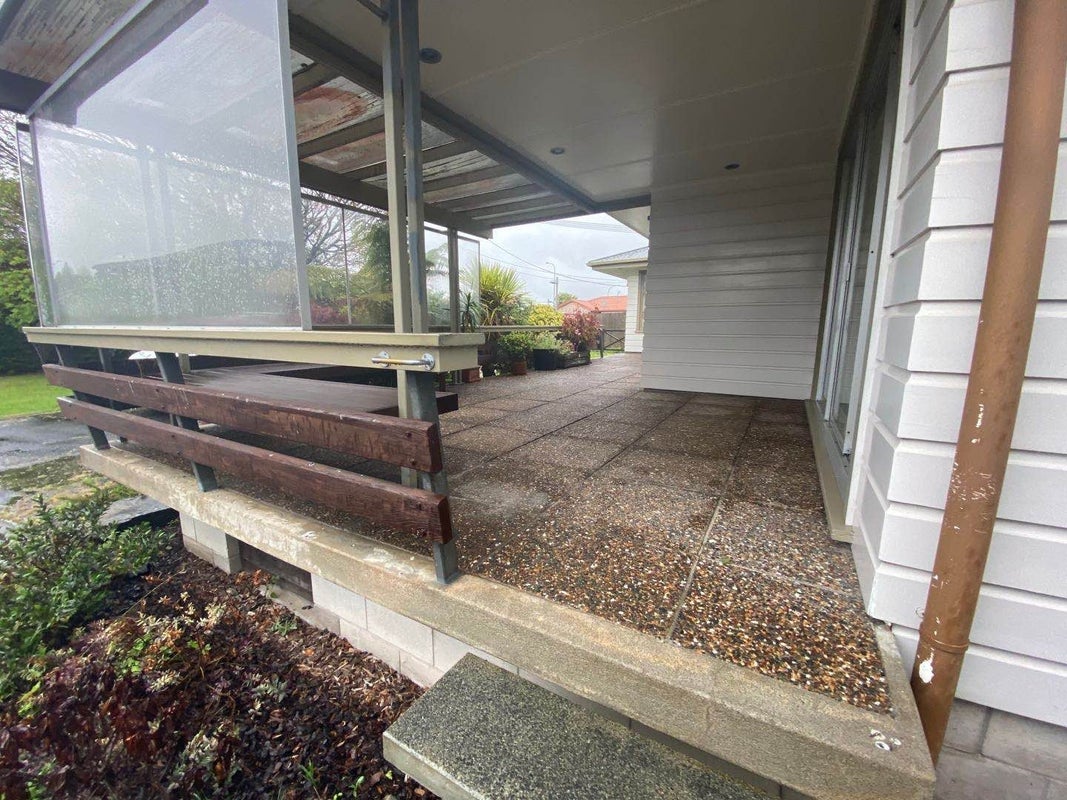 9 Sturges Road, Henderson, Auckland - Carousel 15