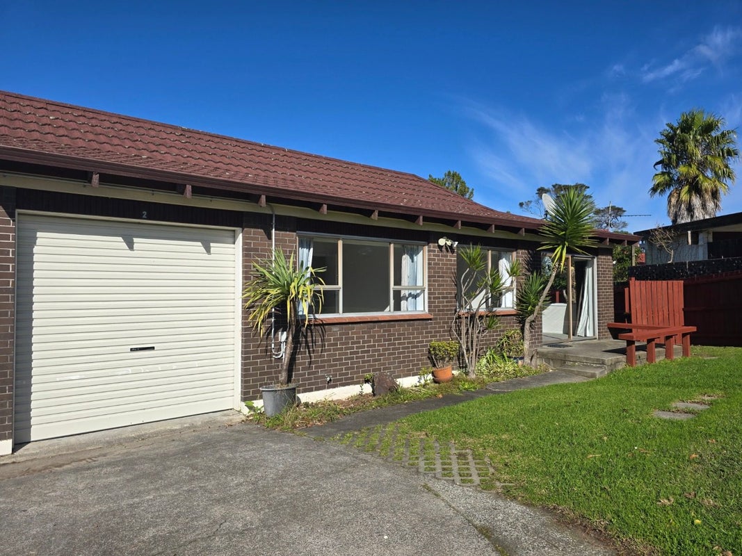 2/10 Pamela Place, New Lynn, Auckland - Carousel 1