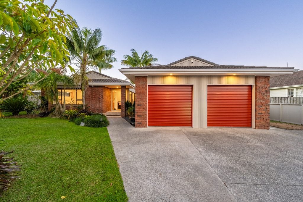 20 Butley Drive, Farm Cove, Auckland - Carousel 1