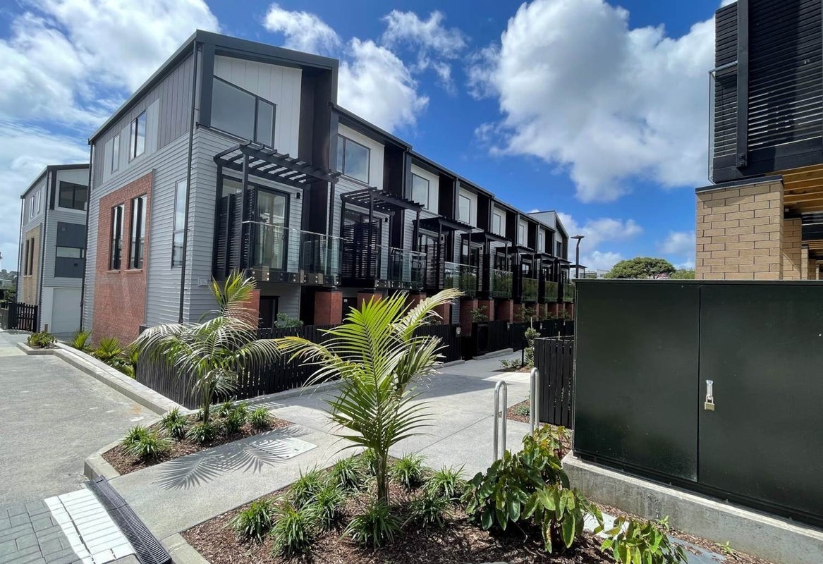 22 Parkwood Avenue, Westgate, Auckland - Carousel 2
