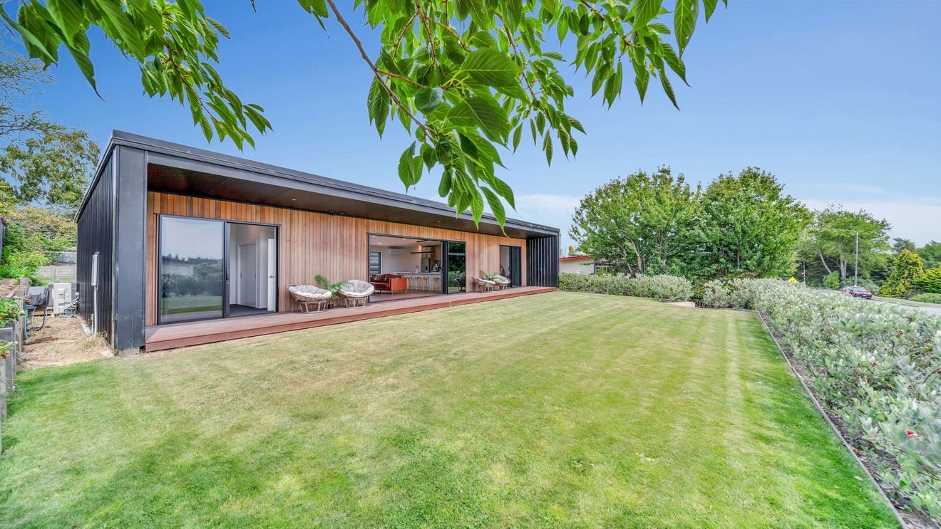 85 Wansbeck Street, Holmes Hill, Oamaru - Carousel 1