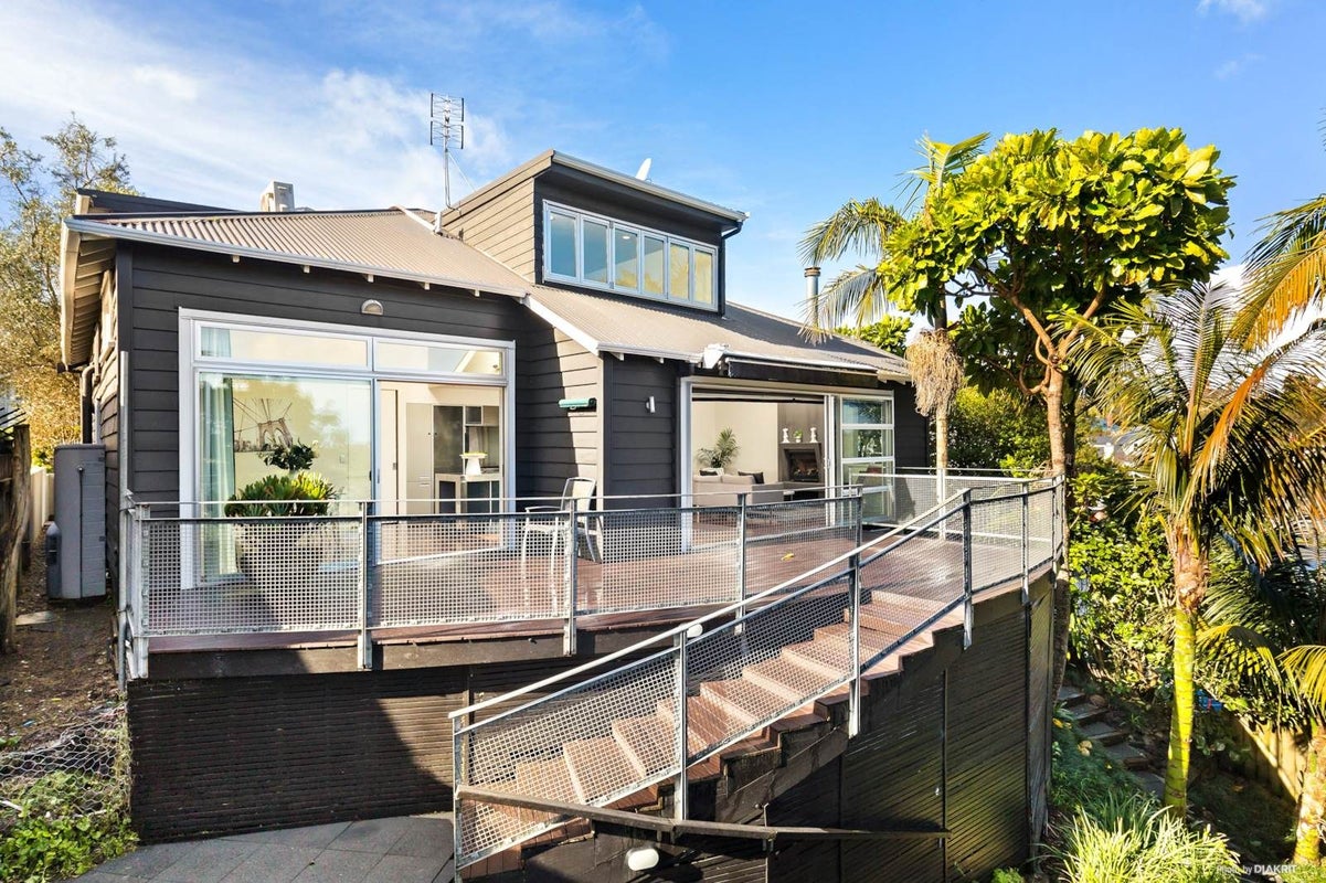 32 Valley Road, Mount Eden, Auckland - Carousel 2