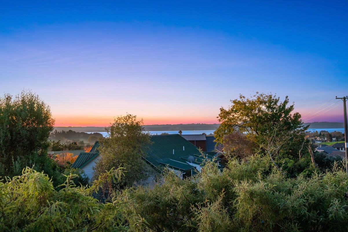 22 Mark Place, Lynmore, Rotorua - Carousel 44