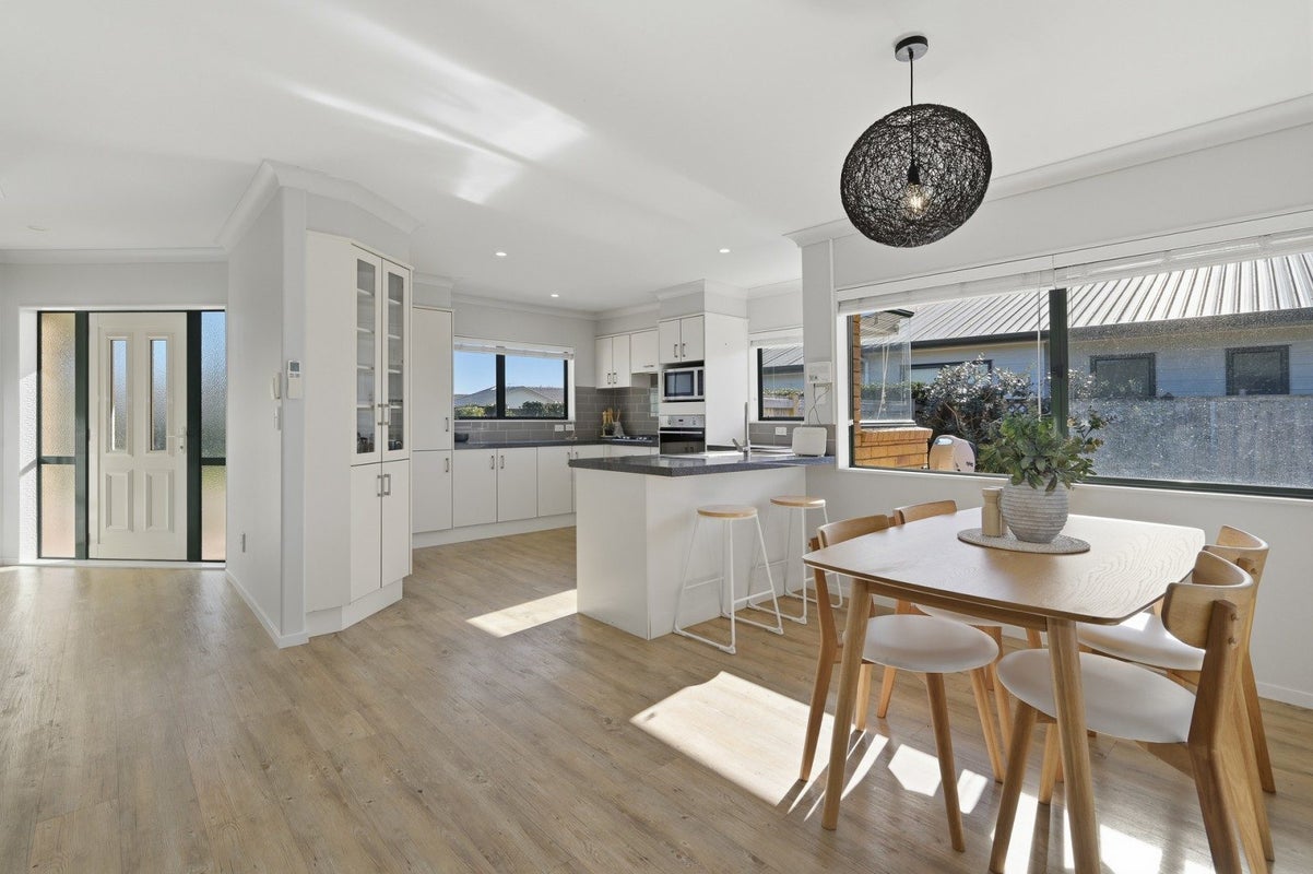 54 Mahonia Place, Pyes Pa, Tauranga - Carousel 2