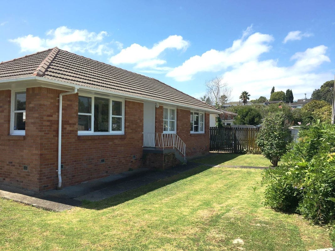 1/63 Stanley Avenue, Milford, Auckland - Carousel 1