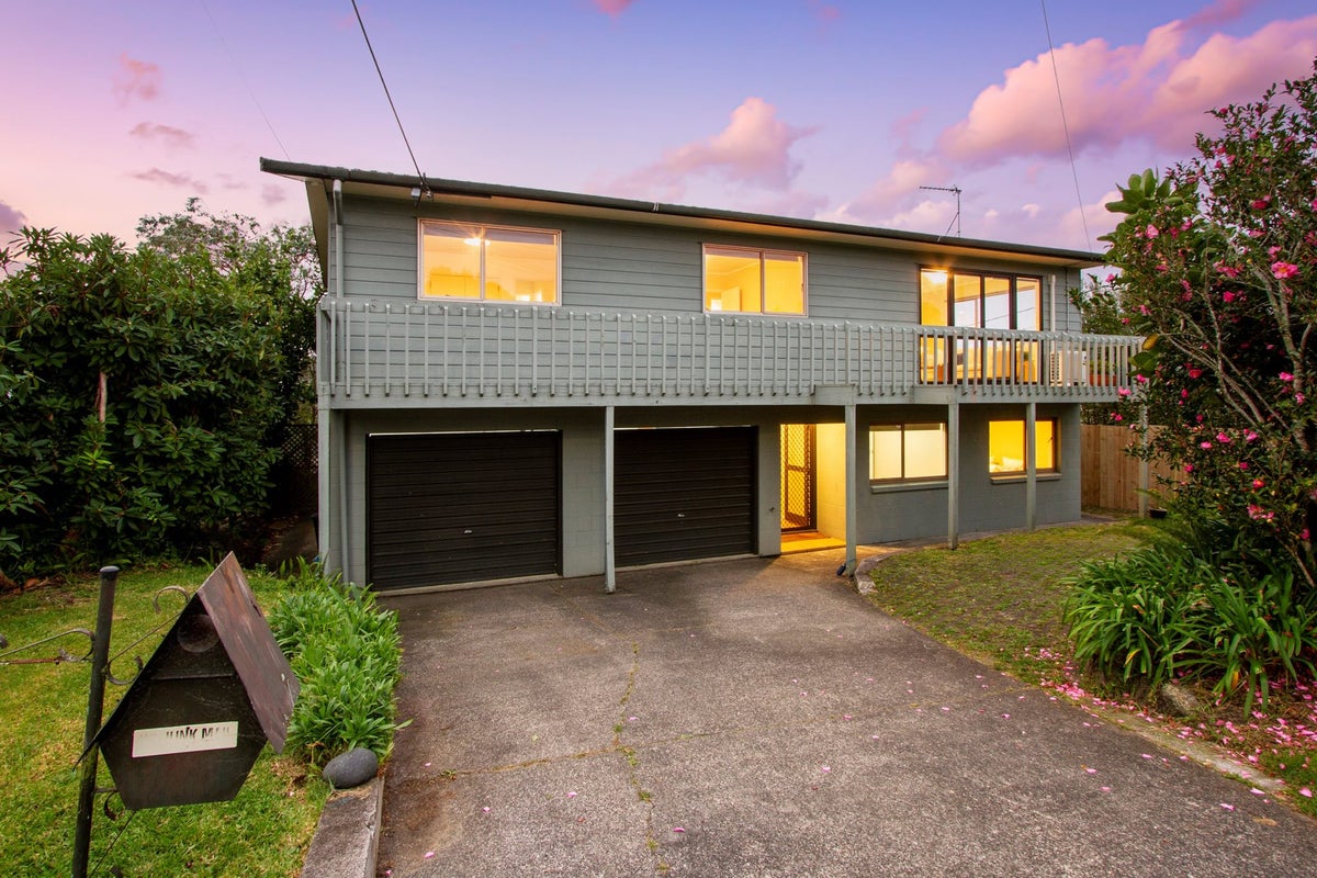 13 Tainui Street, Torbay, Auckland - Carousel 1