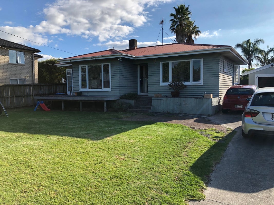 195 Riverside Avenue, Point England, Auckland - Carousel 1