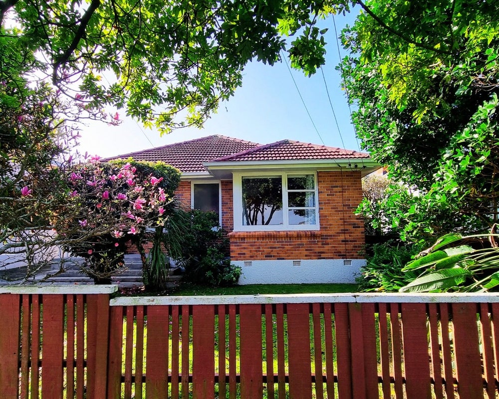 8 Manatu Street, Mount Eden, Auckland - Carousel 1