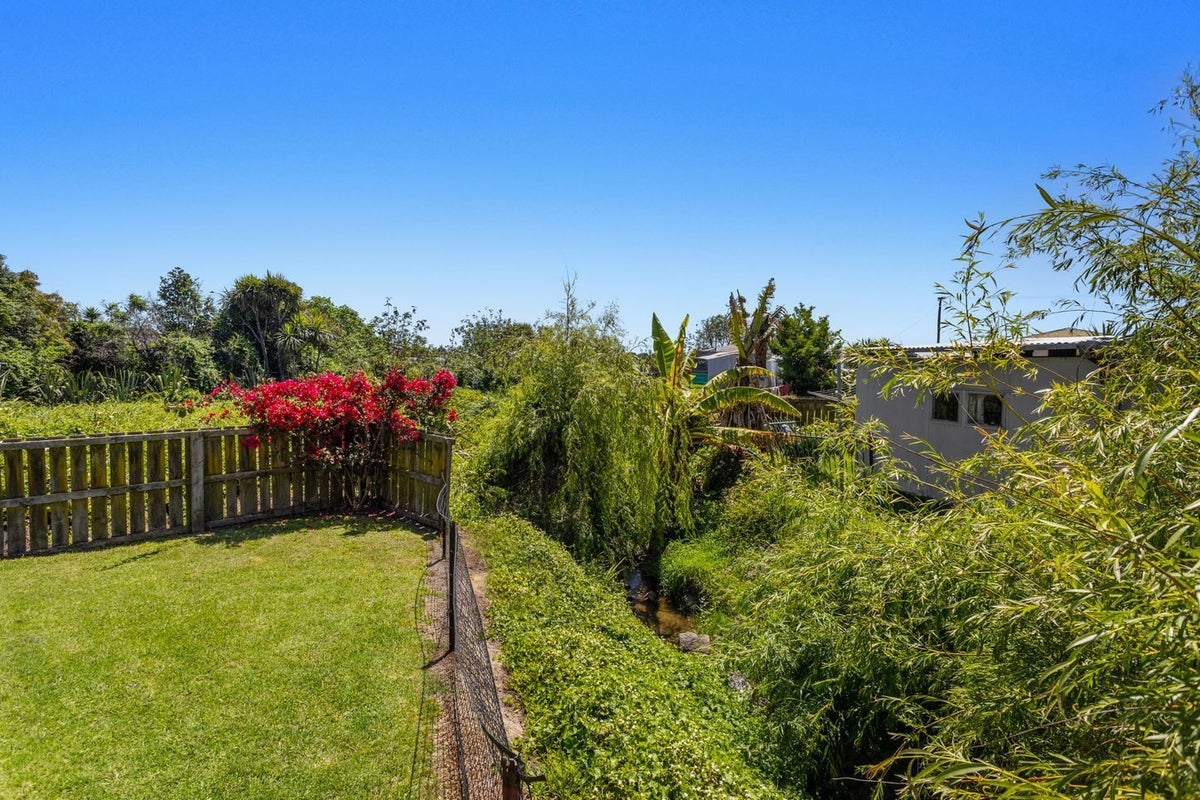 16 Heale Street, Matata, Whakatane - Carousel 15