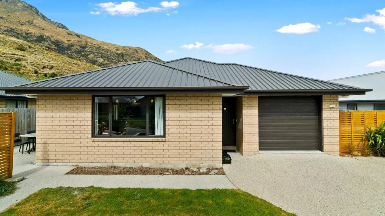48 Myles Way, Lower Shotover, Queenstown - Carousel 13