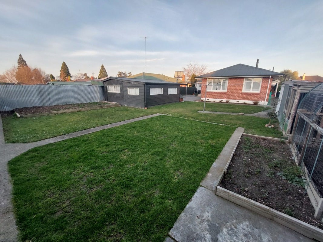 15 Davis Crescent, Netherby, Ashburton - Carousel 9
