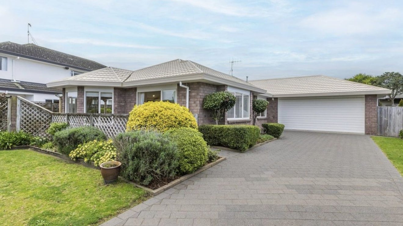 100 Michael Road, Paraparaumu Beach, Paraparaumu - Carousel 1