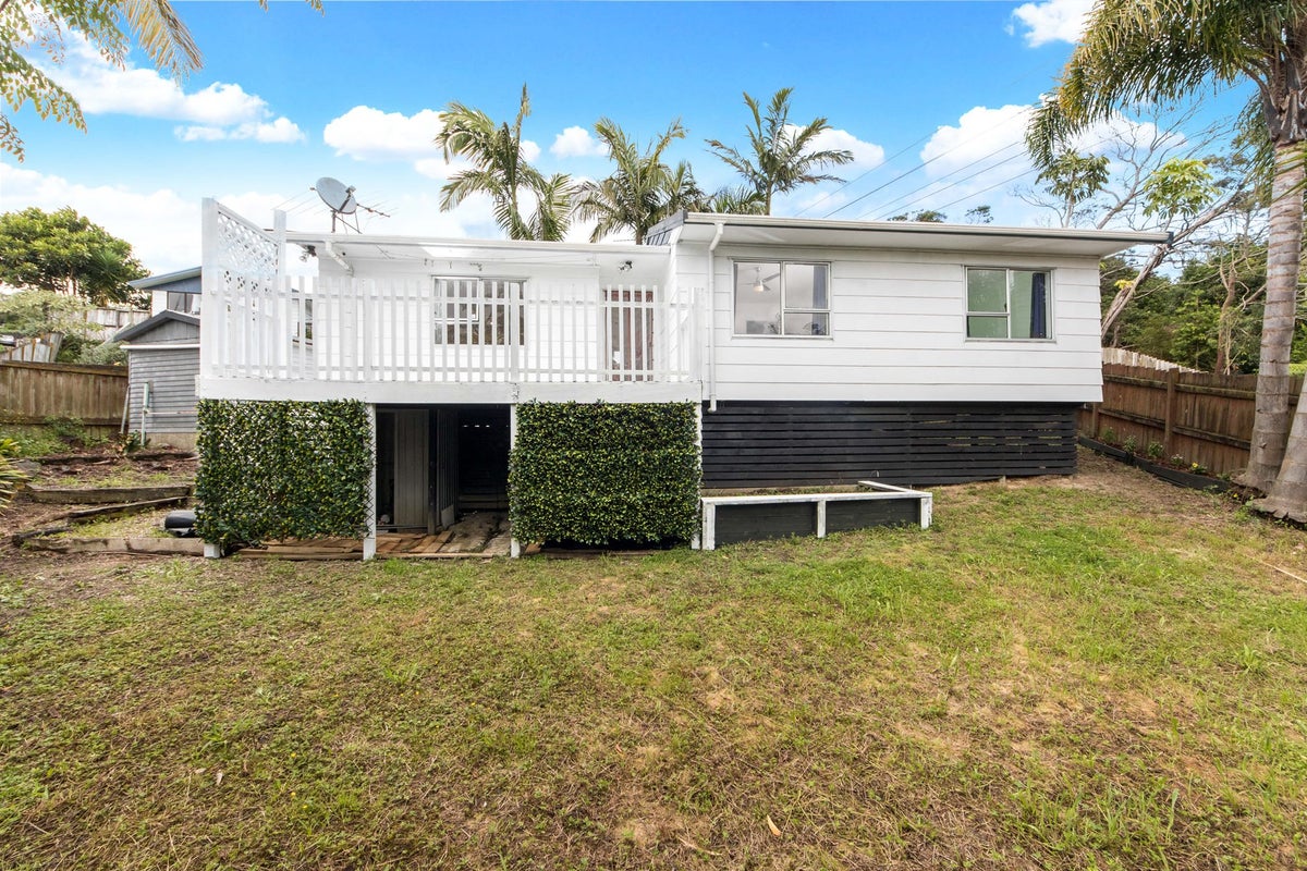 1/29 Lilburn Crescent, Massey, Auckland - Carousel 2