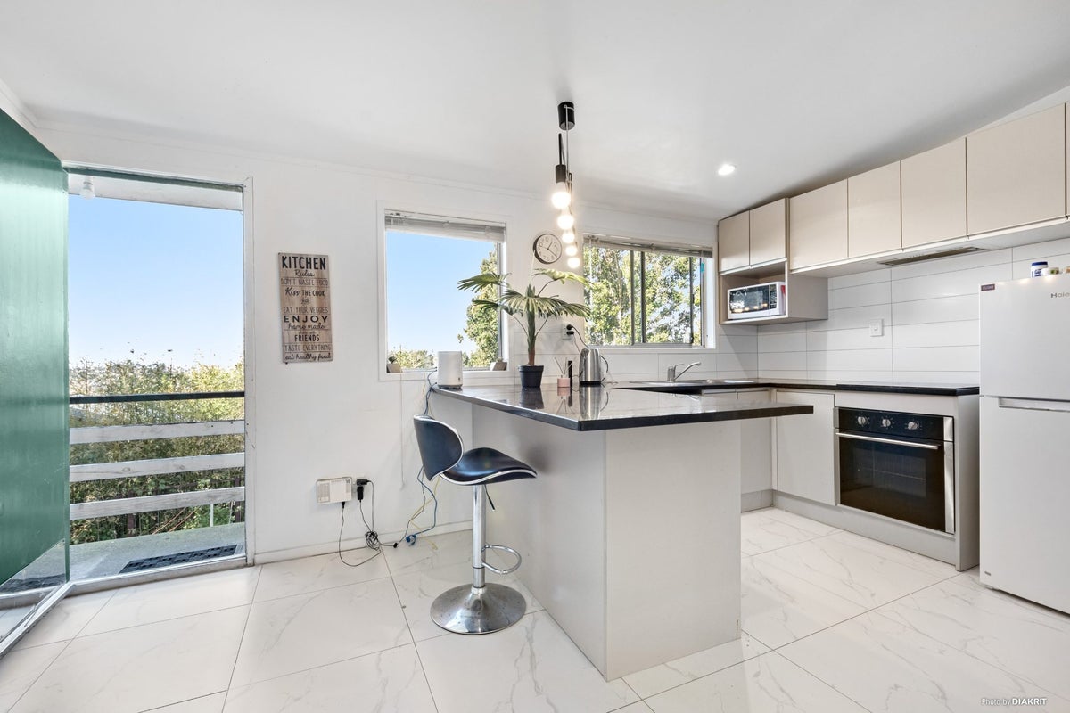 7/66 Astley Avenue, New Lynn, Auckland - Carousel 2