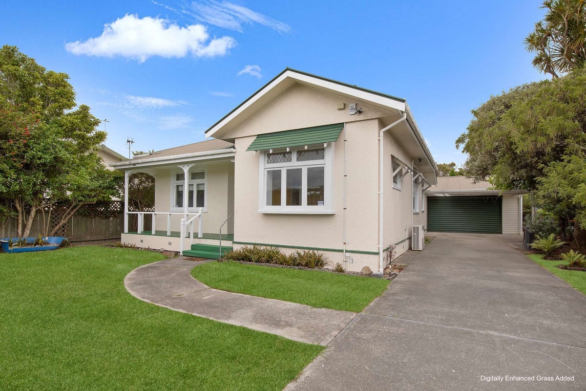 4 Douglas Street, West End, Palmerston North - Carousel 1