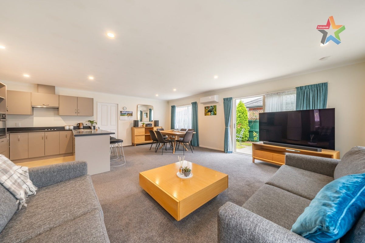 32 Woodland Mews, Wainuiomata, Lower Hutt - Carousel 1