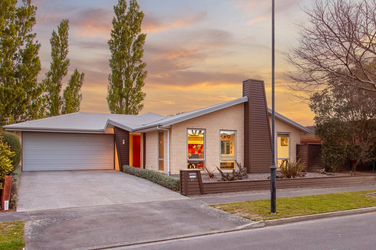 17 Mataroa Place, Parklands, Christchurch - Carousel 1