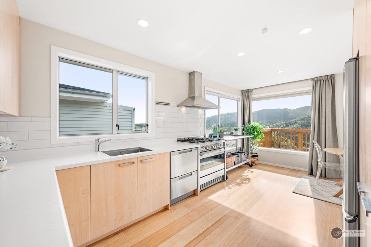 29 Taieri Crescent, Kelson, Lower Hutt - Carousel 2
