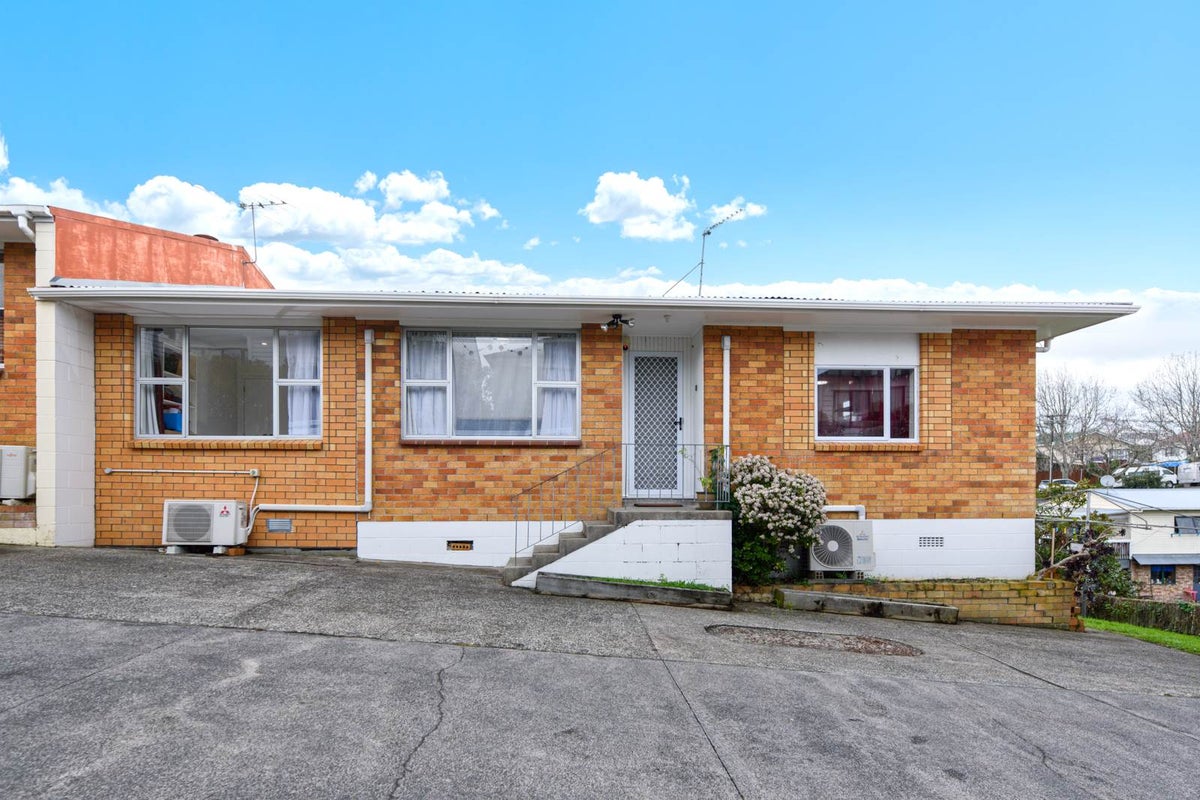 3/12 Rimu Street, New Lynn, Auckland - Carousel 2