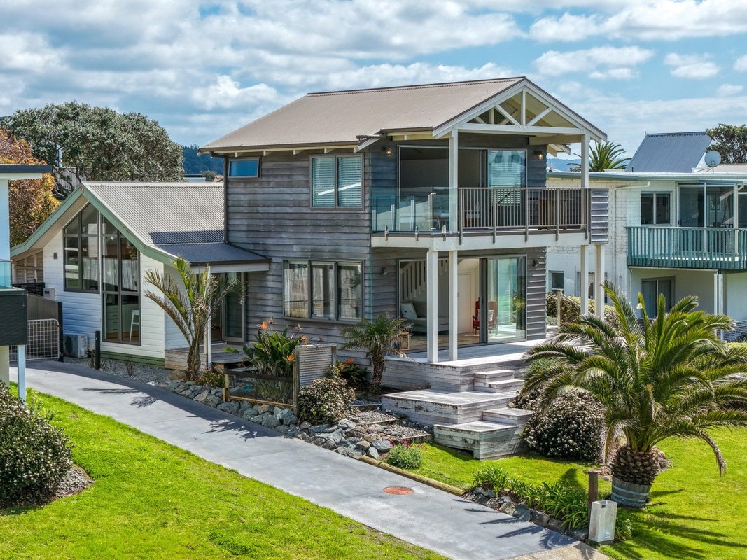 107 Pohutukawa Crescent, Whangamata, Whangamata - Carousel 1