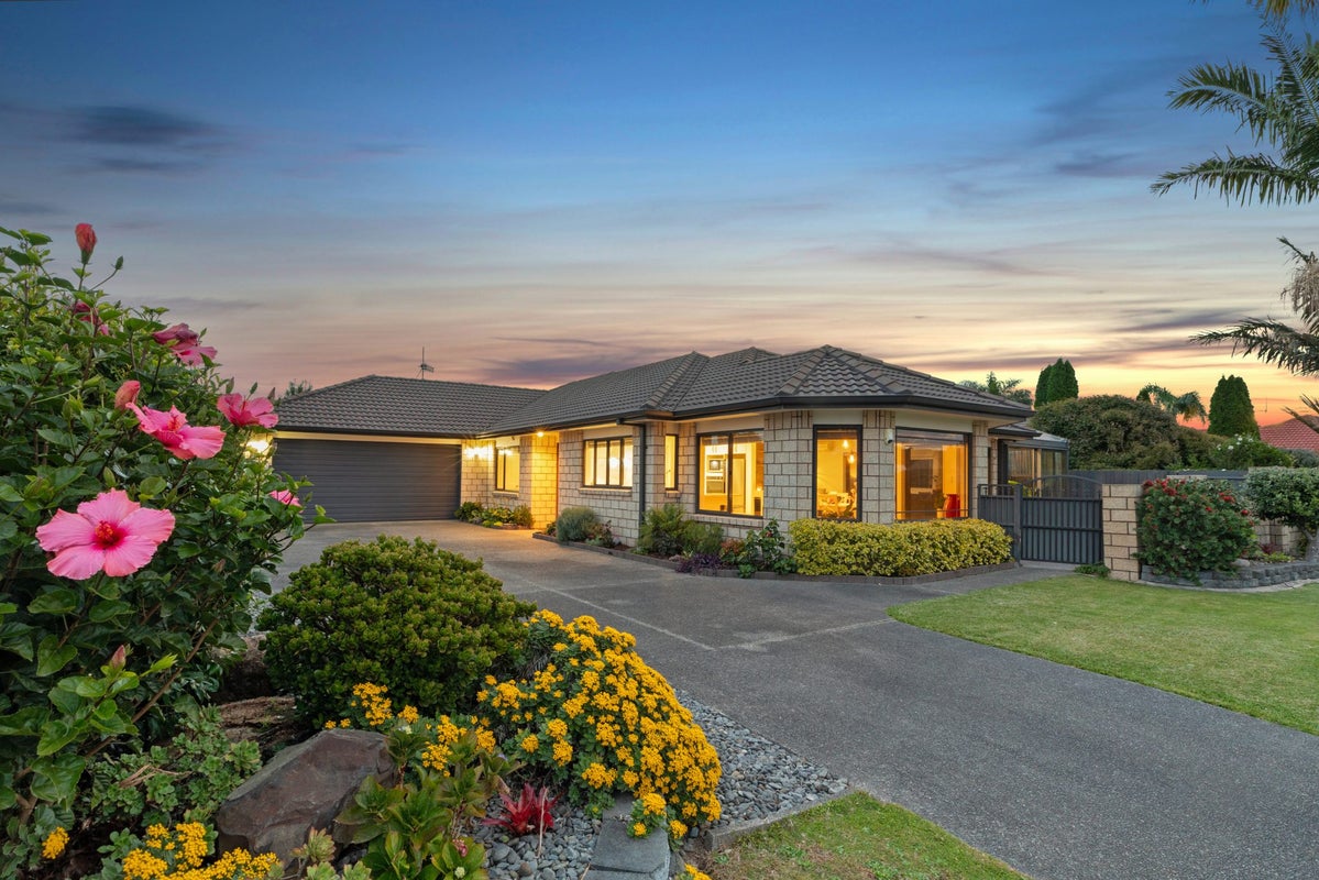 51 Beachwater Drive, Papamoa Beach, Papamoa - Carousel 1