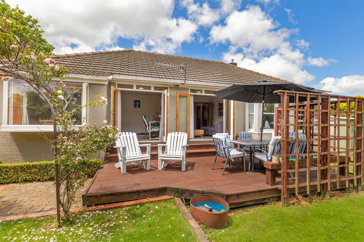 21 Parata Street, Hokowhitu, Palmerston North - Carousel 1