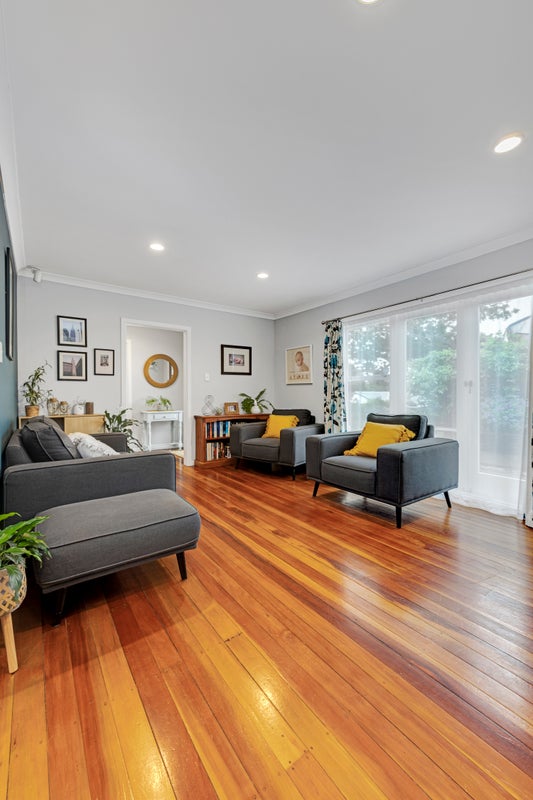 1/8 Gibraltar Street, Howick, Auckland - Carousel 26