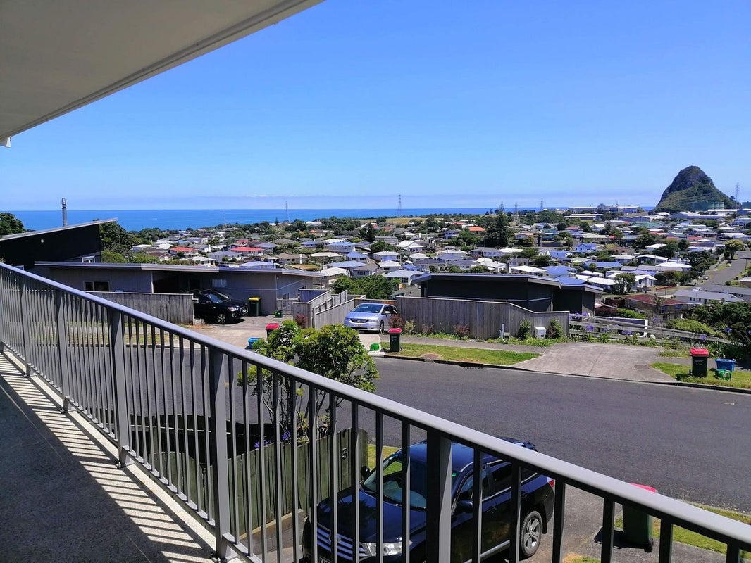 32 Crownhill Street, Spotswood, New Plymouth - Carousel 1