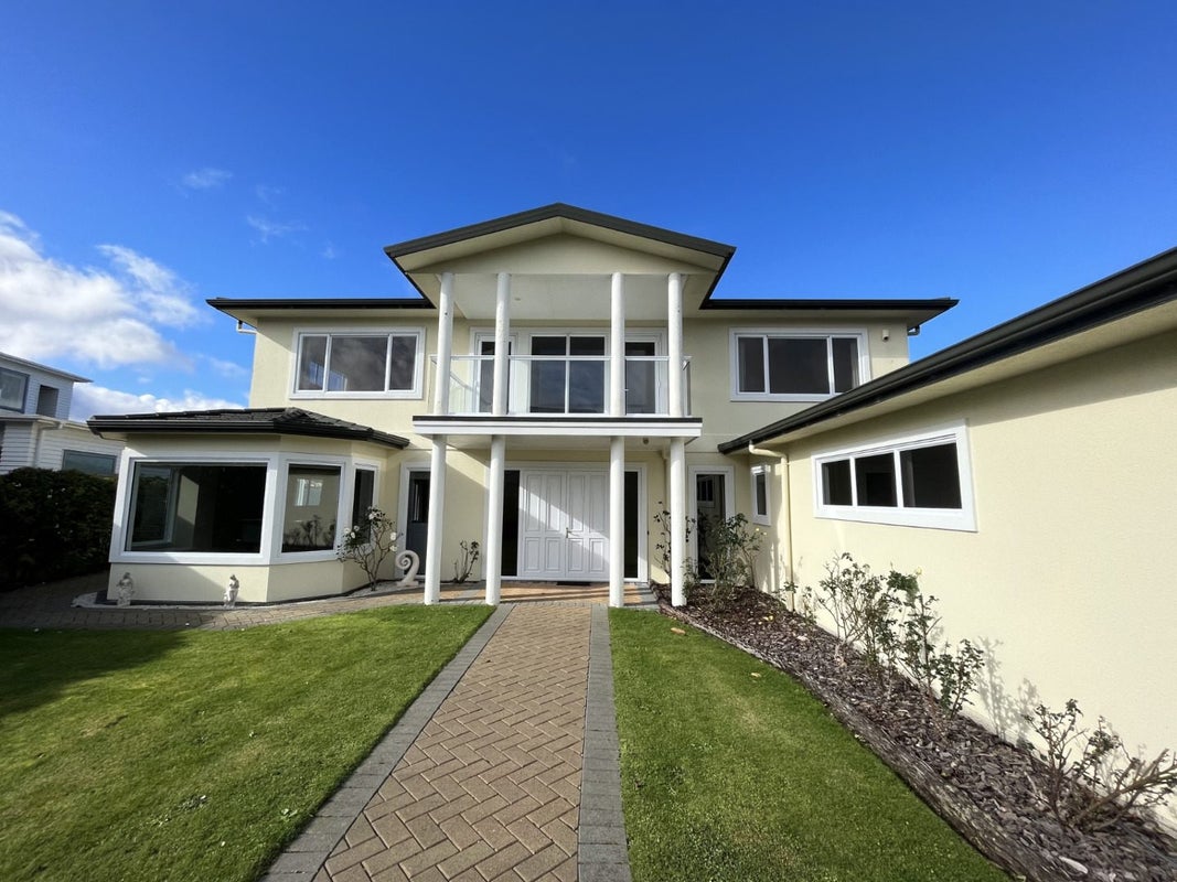 33 Pendennis Point, Camborne, Porirua - Carousel 1