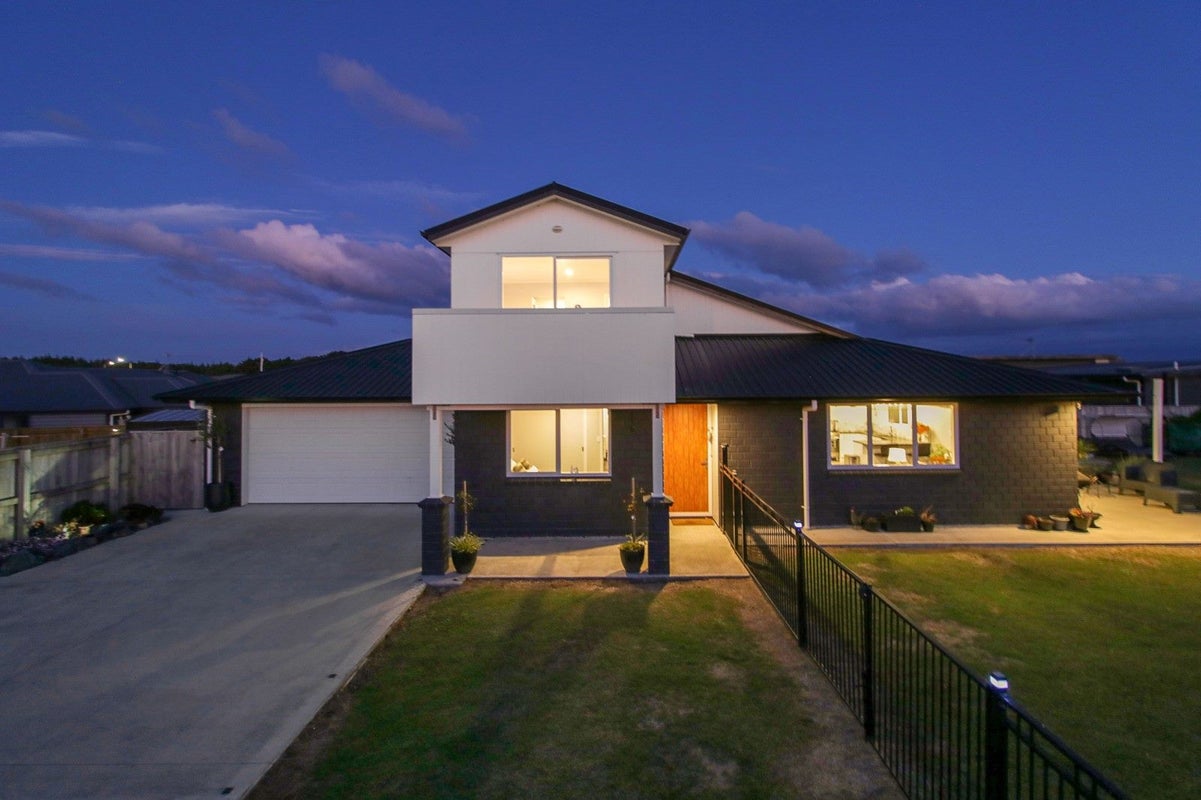 7 Story Street, Foxton Beach, Foxton - Carousel 2