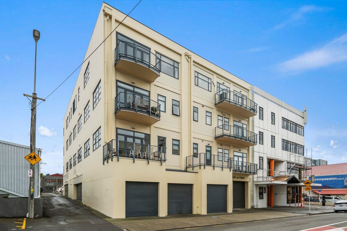 12/148 Tory Street, Te Aro, Wellington - Carousel 1