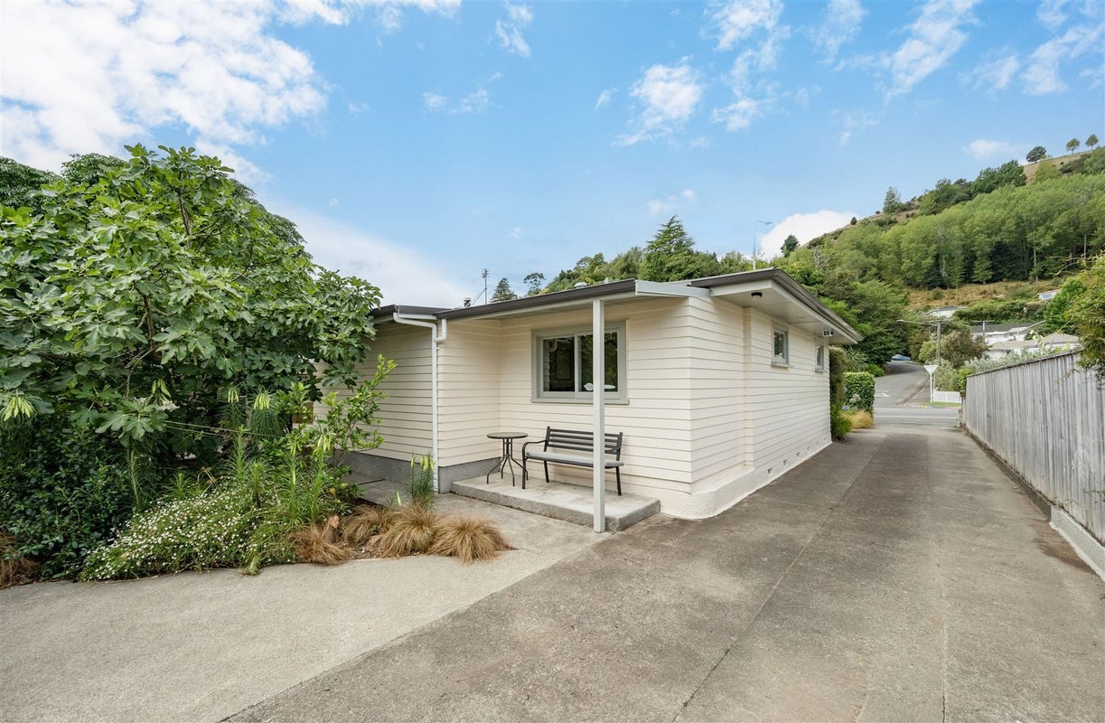 6 Brook Street, The Brook, Nelson - Carousel 2