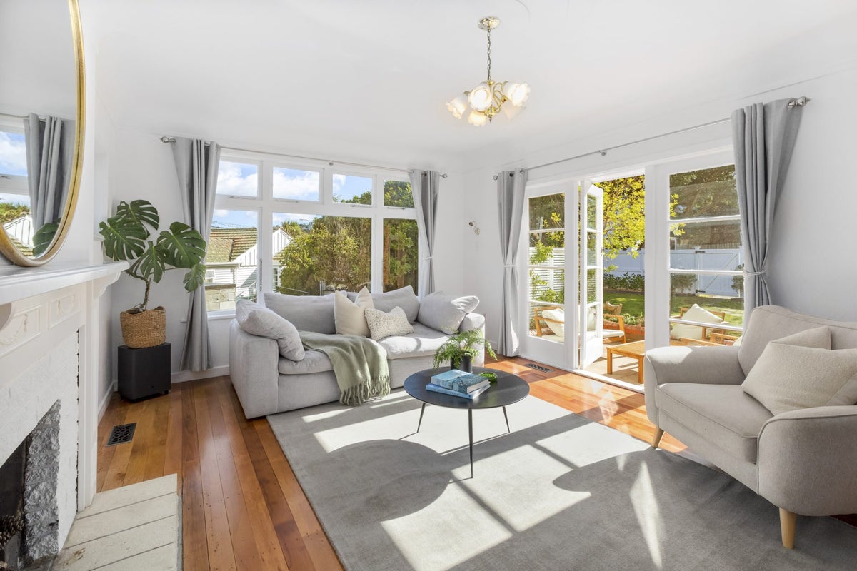 4 Ashleigh Crescent, Miramar, Wellington - Carousel 2