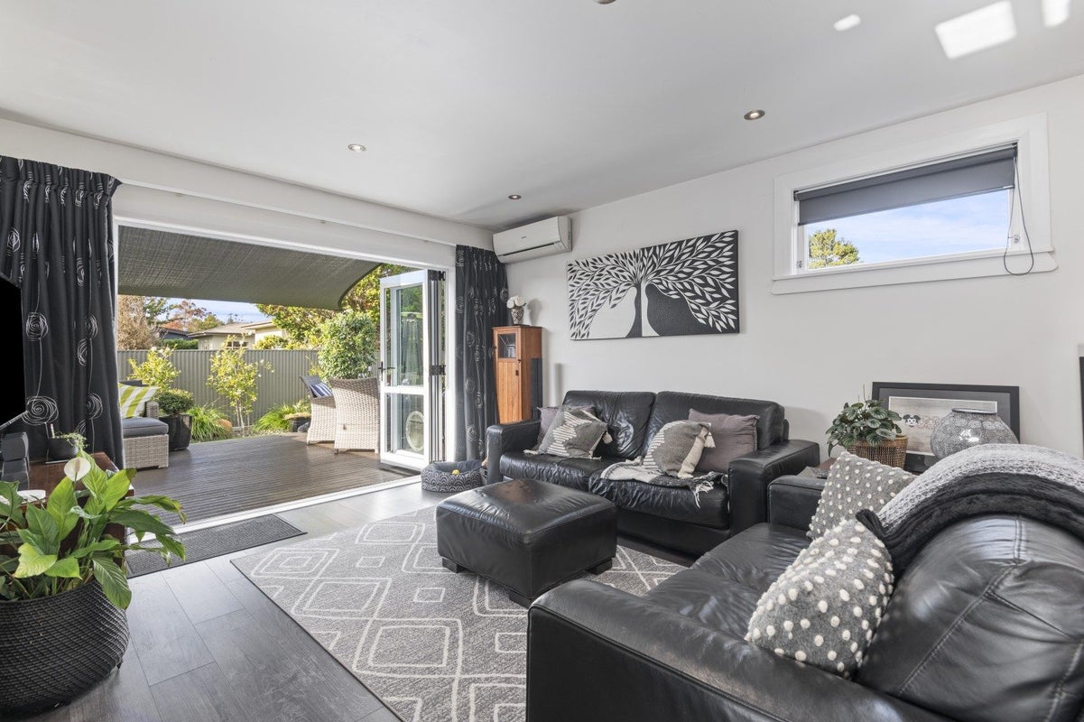 10 Trent Avenue, Hokowhitu, Palmerston North - Carousel 2