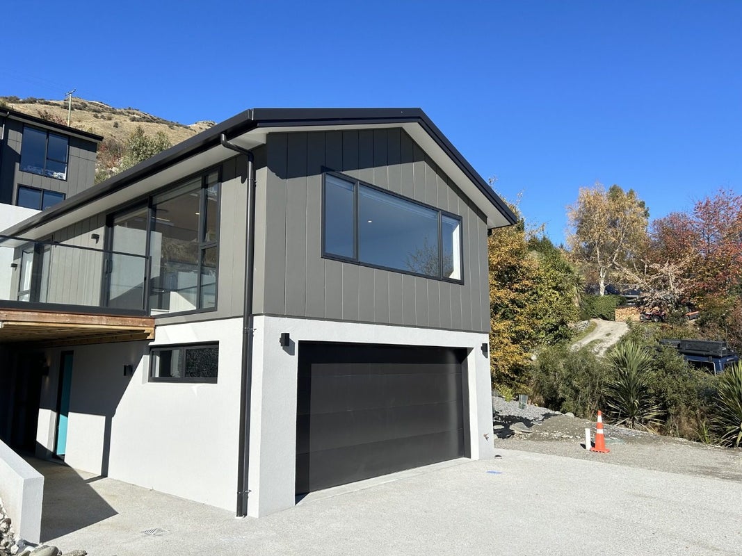 345 Tucker Beach Road, Queenstown Hill, Queenstown - Carousel 1