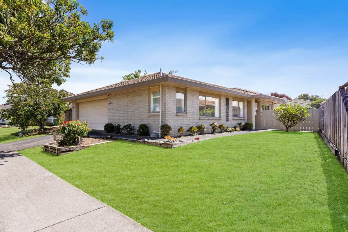 2/1 Travers Place, Northpark, Auckland - Carousel 2