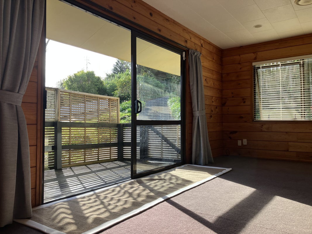 2/72 Glamorgan Drive, Torbay, Auckland - Carousel 1