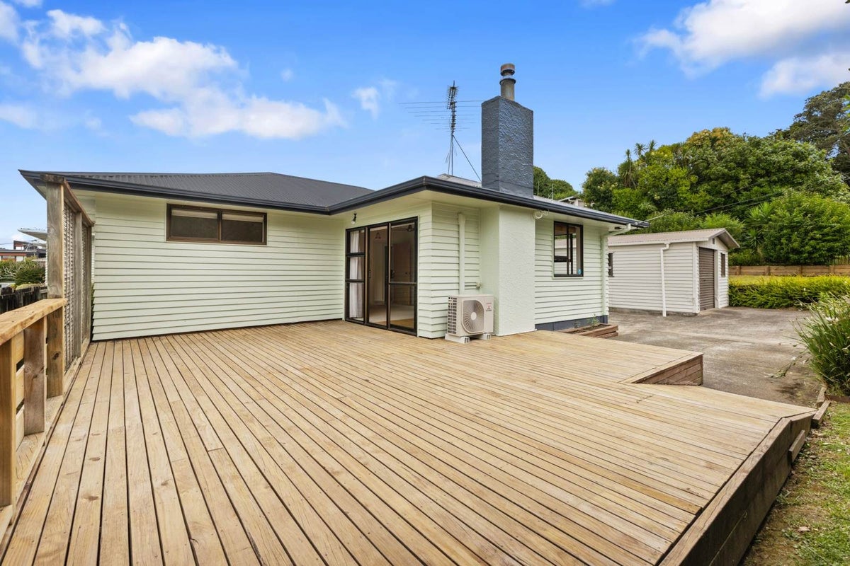 2 Potiki Place, Glen Innes, Auckland - Carousel 2
