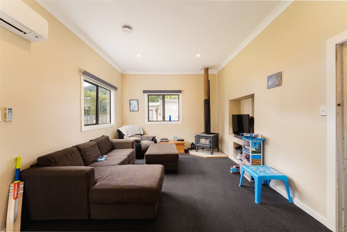 22 Pentland Street, North East Valley, Dunedin - Carousel 2