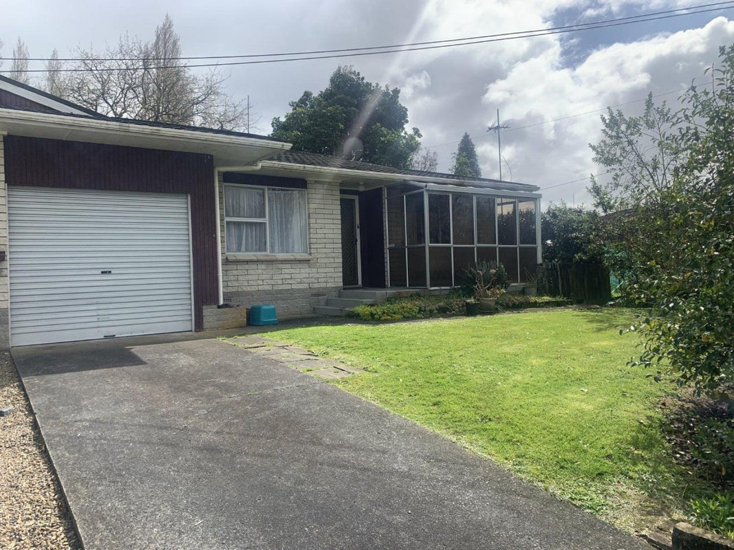 27A Lewis Street, Glenview, Hamilton - Carousel 1
